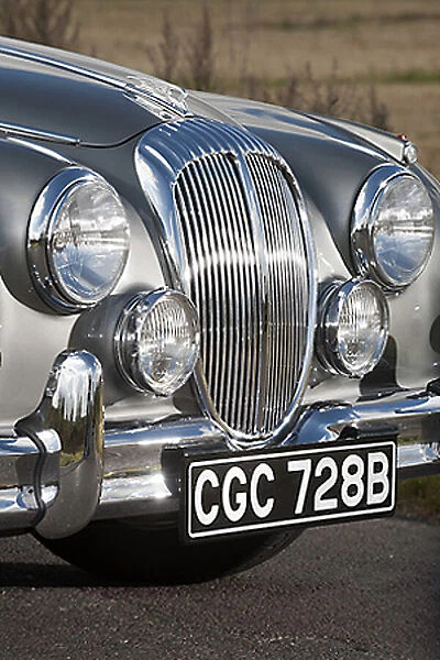 Jaguar Mk. 2 V8 (Daimler) 1964 Silver
