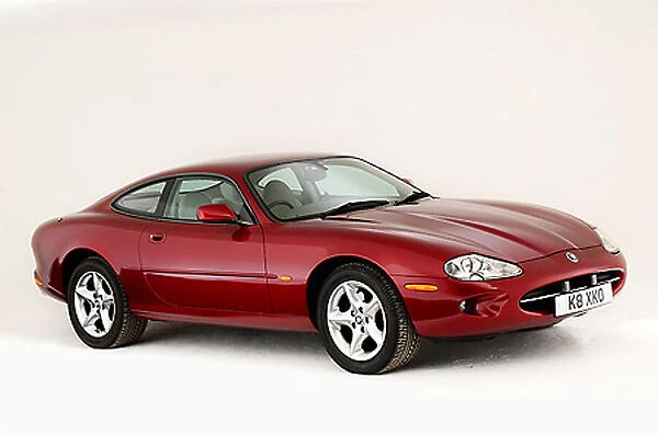 Jaguar XK8 Coupe (studio) 2000 Red dark