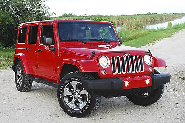 Jeep Wrangler Unlimited Sahara 4x4 2016 Red