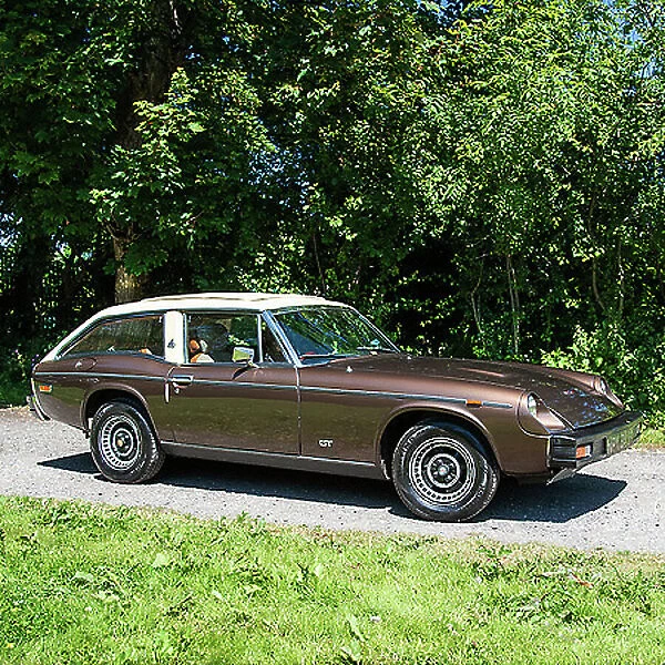 Jensen GT 1975 Brown metallic, and beige