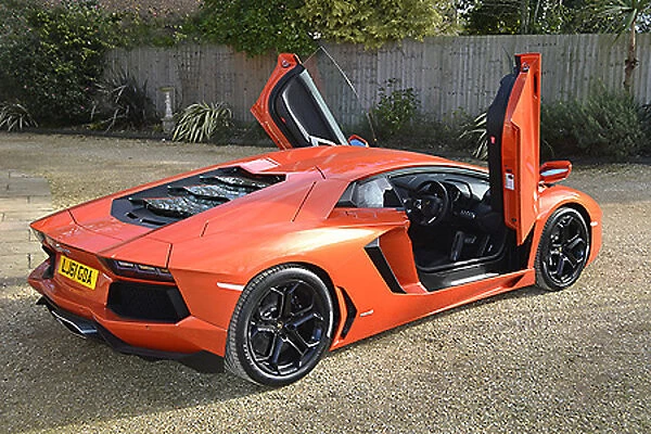 Lamborghini Aventador, 2012, Orange