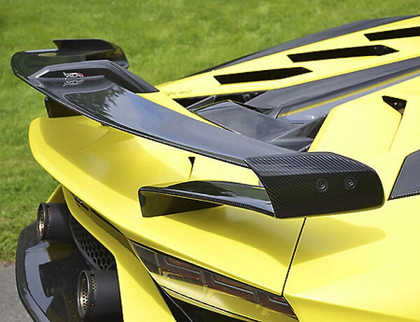 Lamborghini Aventador SVJ Coupe 2021 Yellow light