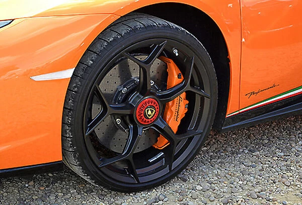 Lamborghini Huracan Performante Coupe 2018 Orange and black