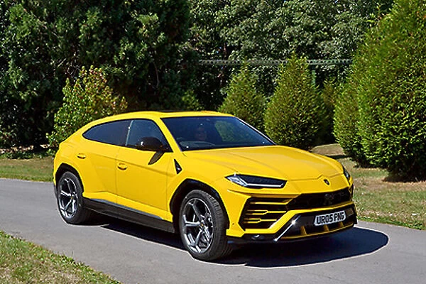 Lamborghini Urus (SUV) 2018 Yellow