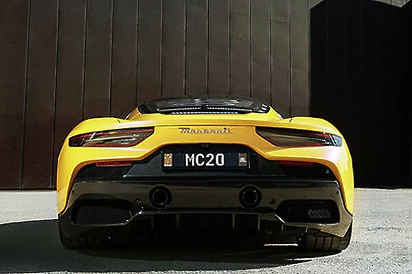 Maserati MC20 2022 Yellow and black