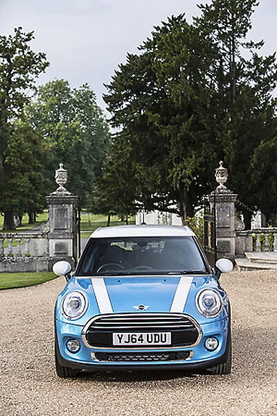 Mini Cooper 5-Door 2014 Blue & white