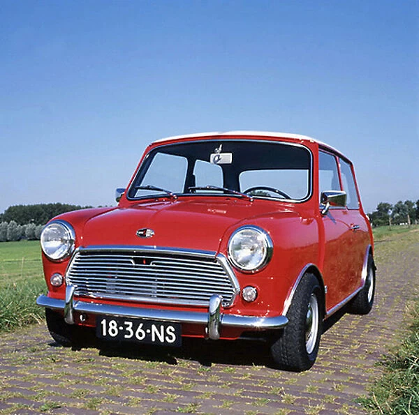 Mini early Cooper 1963 Red white roof