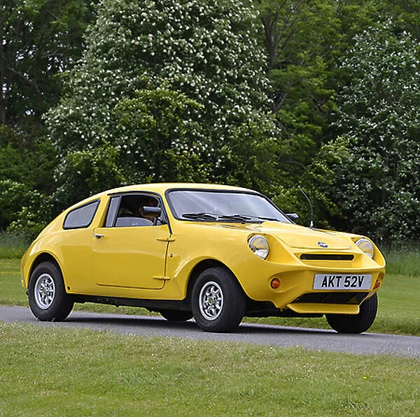 Mini Mini Marcos 1980 Yellow