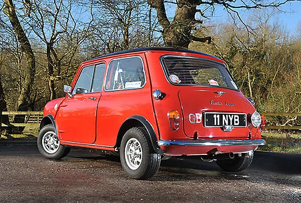 Mini Works Austin Mini Cooper 1962 Red & black