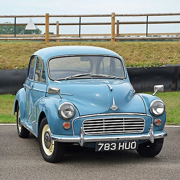 Morris Minor 1000 1961 Blue light