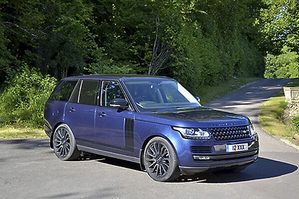 Range Rover Autobiography 4. 4 V8 (with Black Pack)