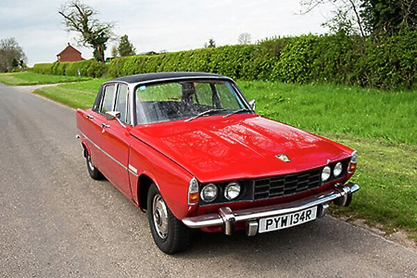 Rover 2200 SC 1977 Red with black vinyl roof