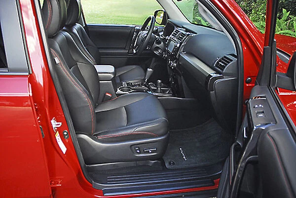 Toyota 4Runner 4x4 Trail Premium V6 (SUV), 2015, Red