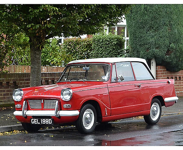 Triumph Herald 1966 Red White roof