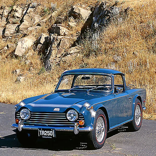 Triumph TR250 (TR5 for USA) 1968 Blue Valencia