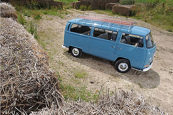 VW Volkswagen Bay Bus (Swedish registered, lhd), 1969, Blue