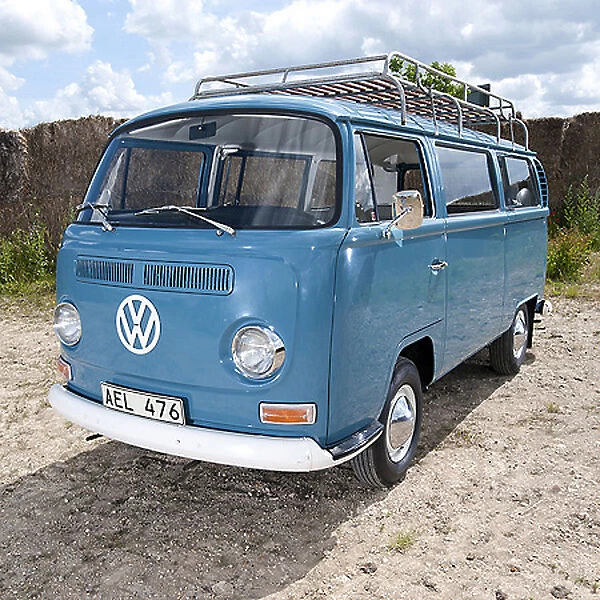 VW Volkswagen Bay Bus (Swedish registered, lhd), 1969, Blue