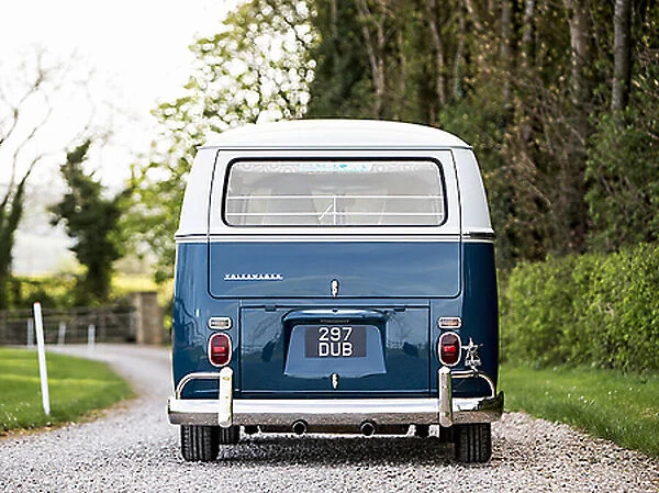 VW Volkswagen Classic Camper van (split-screen, 2. 0-litre engine) 1967 Blue & white