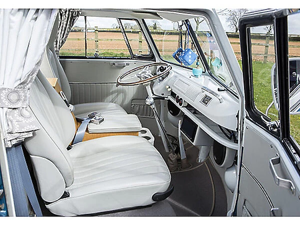 VW Volkswagen Classic Camper van (split-screen, 2. 0-litre engine) 1967 Blue & white