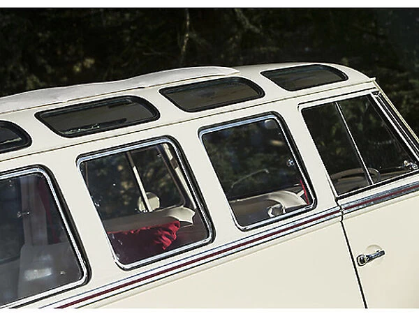 VW Volkswagen Classic Samba Bus (split-screen)1963White