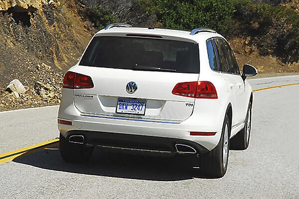 VW Volkswagen Touareg TDI, 2011, White