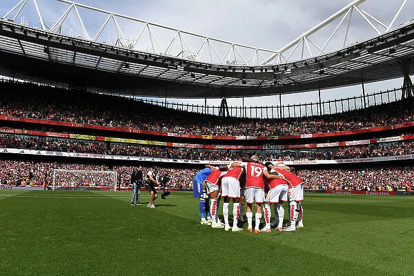 Arsenal FC vs Fulham FC: Pre-Match Huddle, Premier League 2023-24, Emirates Stadium