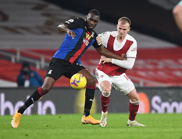 Arsenal vs Crystal Palace: Rob Holding Clashes with Christian Benteke in Empty Emirates Stadium, Premier League 2020-21