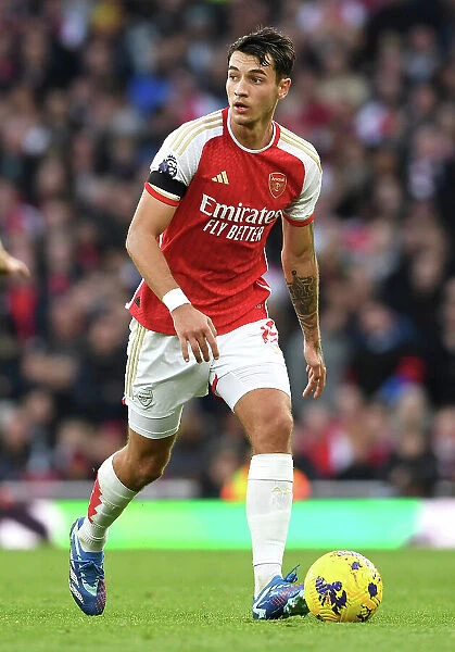 Arsenal's Jakub Kiwior in Action: A Premier League Battle - Arsenal vs. Sheffield United, 2023-24
