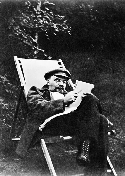 Vladimir lenin in 1922, after his stroke