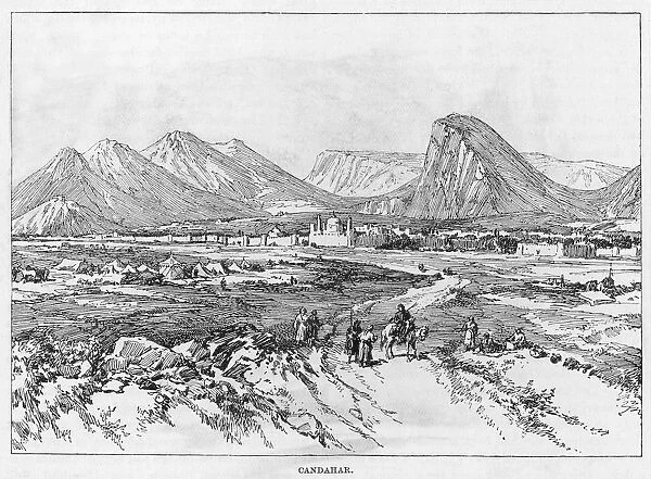 Kandahar. circa 1800: Travellers approach the city of Kandahar 