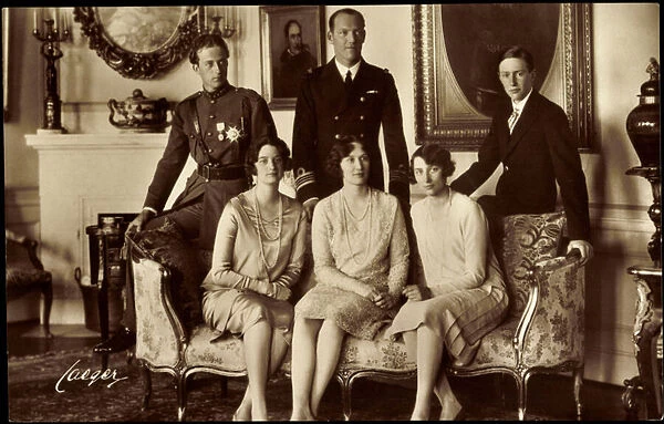 Ak Crown Prince of Belgium, Axel of Denmark, Princess Martha, Prince Karl (b  /  w photo)