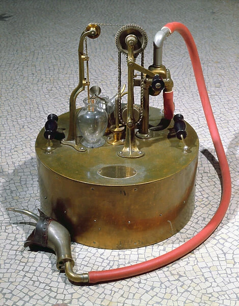 Anaesthetic apparatus designed by Raphael Dubois (b. 1849) for Dr. Paul Bert (1833-86)