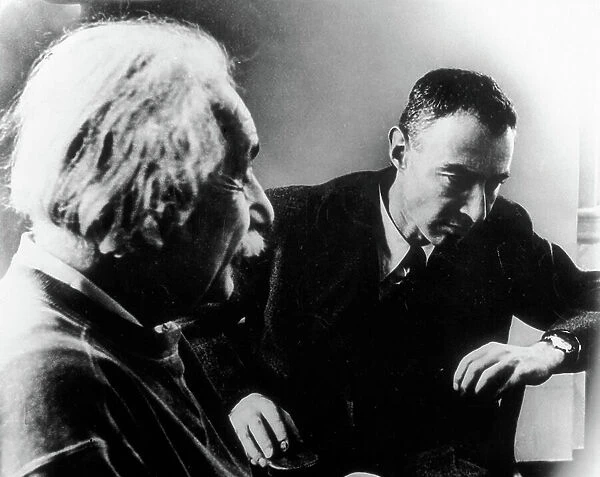 Meeting of Albert Einstein and Robert Oppenheimer at the Institute for Advanced Study in Princetown, USA, 1947 (b / w photo)