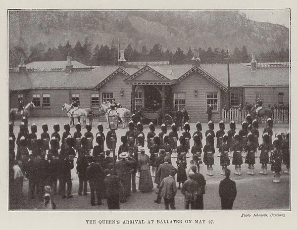 The Queens Arrival at Ballater on 27 May (b  /  w photo)