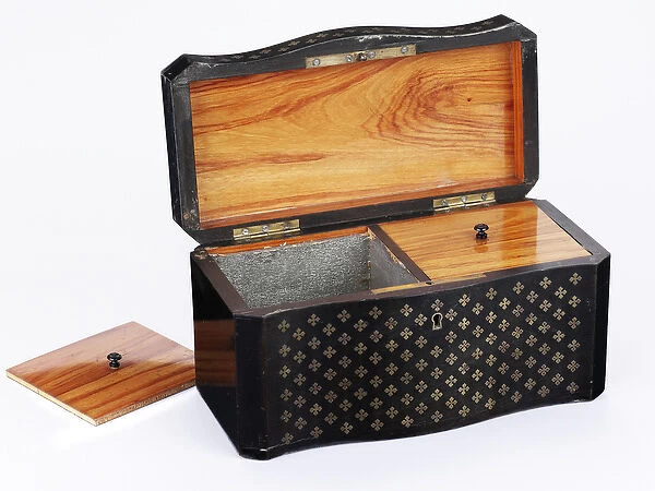 Tea caddy, c. 1840 (ebonised pine lined with tulip wood, with bird