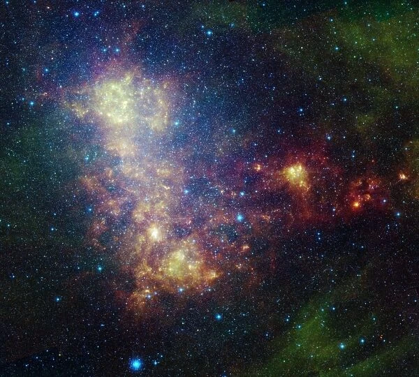 Infrared portrait revealing the stars and dust of the Small Magellanic Cloud