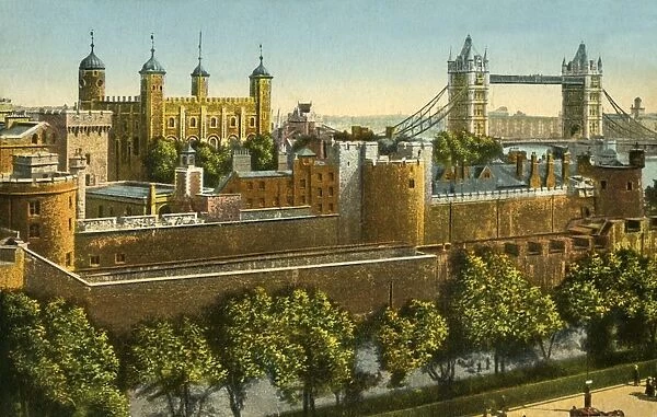 Tower Bridge and the Tower of London, c1910. Creator: Unknown