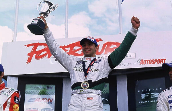British Formula Three Rd6 Brands Hatch, England, 3rd- 4th June 2000. Race winner antonio Pizzonia raises his arm in triumph. World Spinney / LAT Photographic