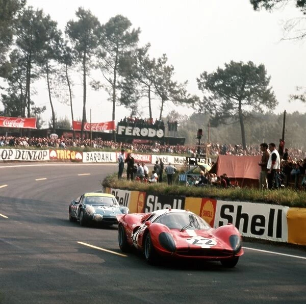 Guichet  /  Muller leads Vinatier jr  /  Bianchi: 1967 LE MANS 24 HOURS
