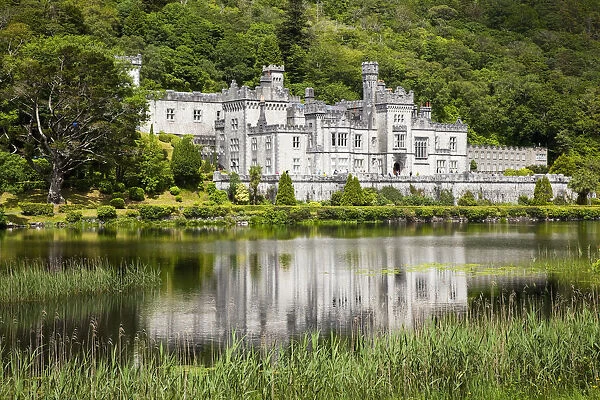 Kylemore abbey; County galway ireland