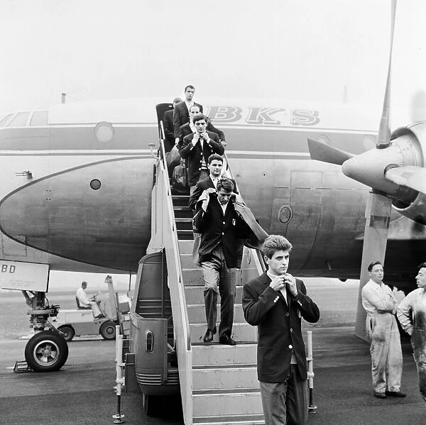 1966 World Cup Tournament in England. Members of the Italy football team descend