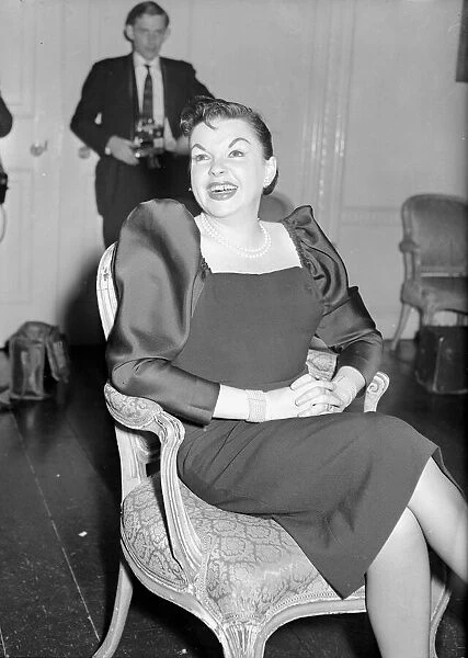 Actress Judy Garland at a press conference Photo shoot October 1957