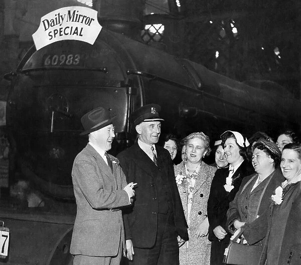 Coal Miners wives meet he train driver during an outing organised by the Daily Mirror