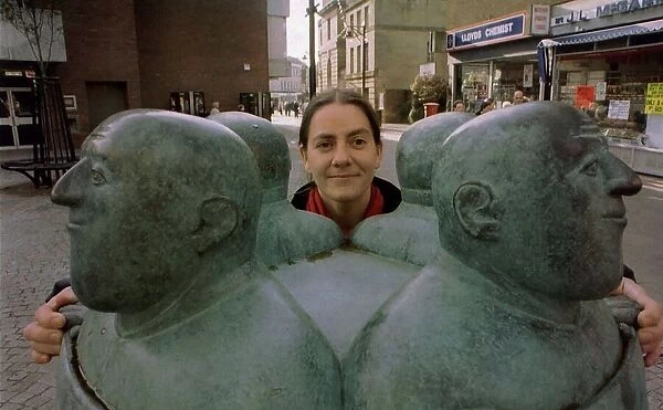 Shona Kinloch with her sculpture 4 Twins in Kilmarnock. July 1997