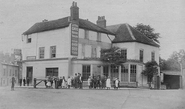 Gatehouse Tavern Highgate in the 1890s