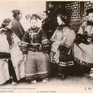 Different Hair & costume between Chinese / Manchurian Women