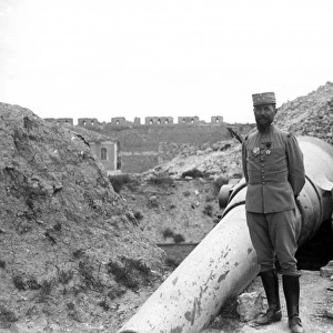 General Gouraud with wrecked gun, Sedd el Bahr, Turkey