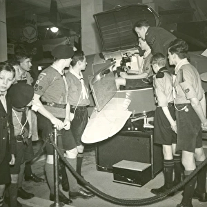 Scouts using RAF flight simulator
