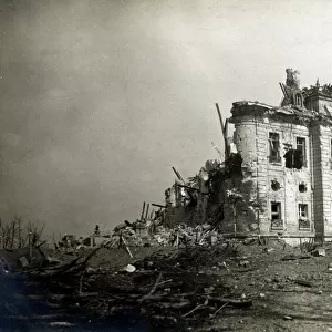 WW1 - White Chateau, Hollebeke in ruins