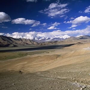 China Karakuli Lake, Pamir Plateau Xinjiang